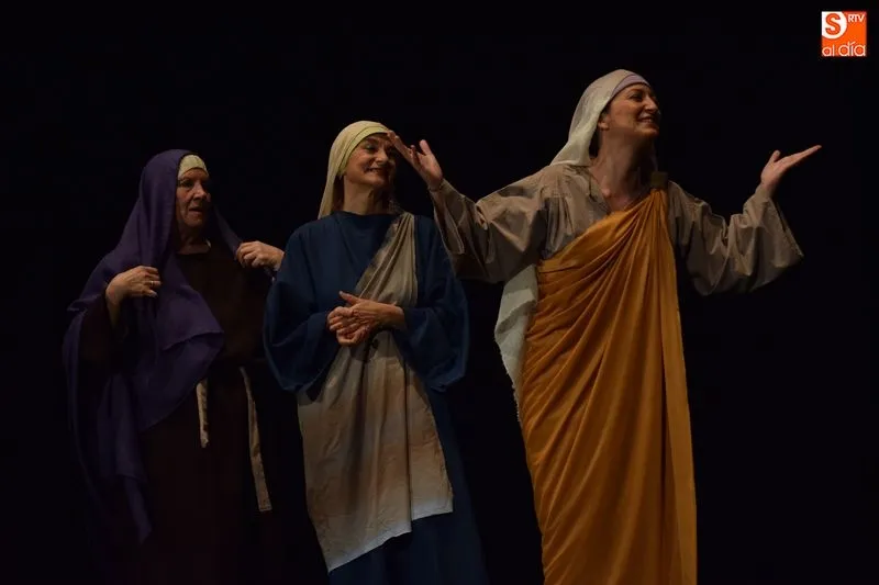 Foto 8 - La Pasi&oacute;n de Cristo se vive en el teatro