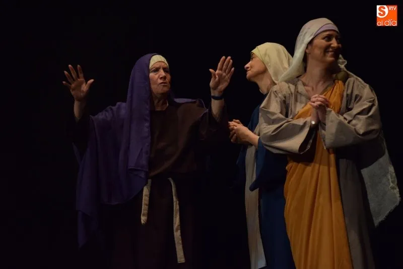 Foto 7 - La Pasi&oacute;n de Cristo se vive en el teatro