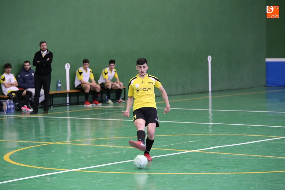 Foto 11 - El III Columnas sale victorioso de los derbis de Tercera y de Divisi&oacute;n de Honor