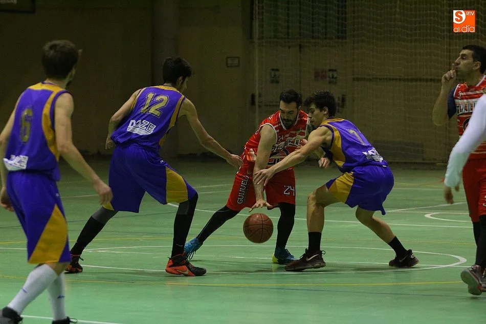 Foto 8 - El Guijuelo DOP inicia el playoff con derrota ante el Santa Marta Doze (56-69)