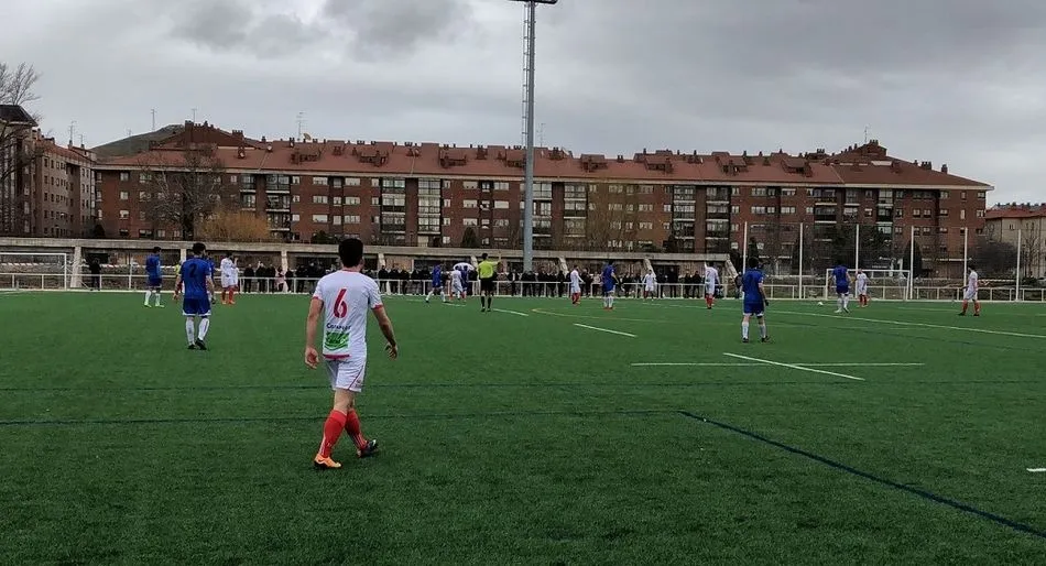 Foto 10 - Empate insuficiente para el CF Salmantino UDS que le saca de los puestos de play-off (2-2)