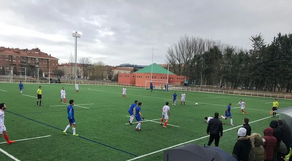 Foto 9 - Empate insuficiente para el CF Salmantino UDS que le saca de los puestos de play-off (2-2)
