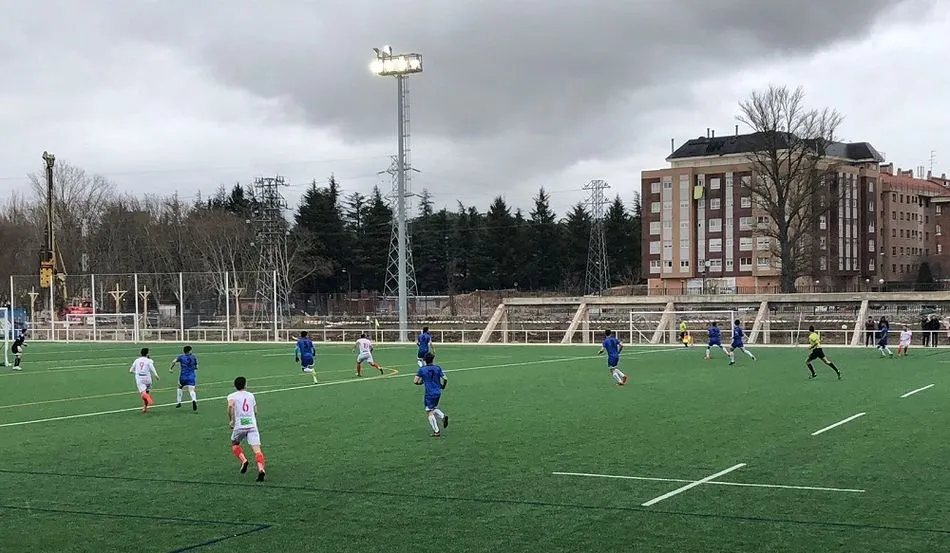 Foto 6 - Empate insuficiente para el CF Salmantino UDS que le saca de los puestos de play-off (2-2)