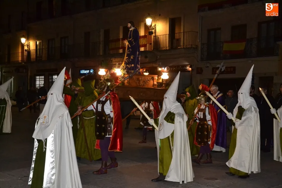 Foto 10 - &Aacute;ngel Mart&iacute;n Carballo regresa a la Semana Santa en una procesi&oacute;n que enlaz&oacute; el d&iacute;a y la noche  