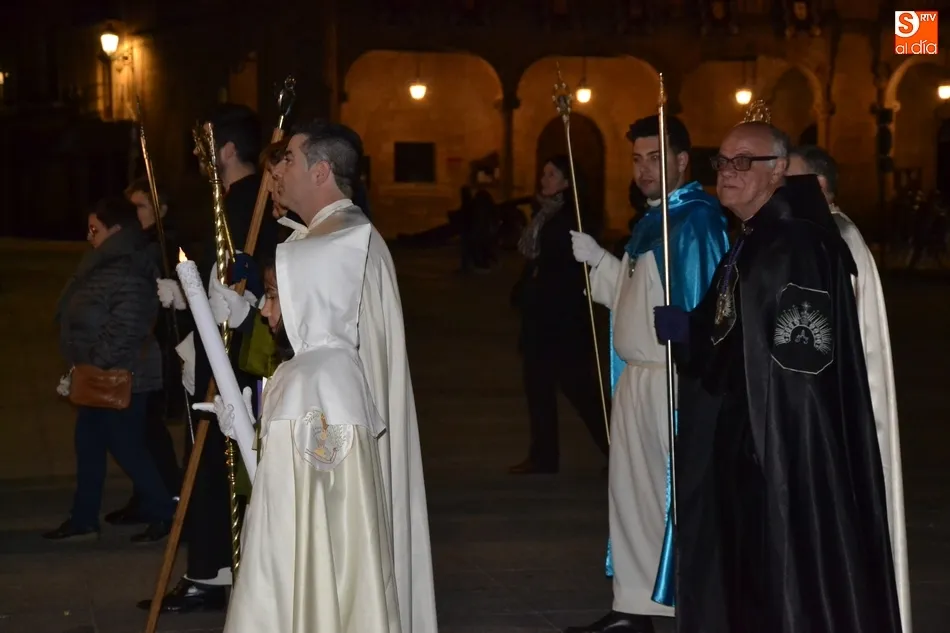 Foto 7 - &Aacute;ngel Mart&iacute;n Carballo regresa a la Semana Santa en una procesi&oacute;n que enlaz&oacute; el d&iacute;a y la noche  