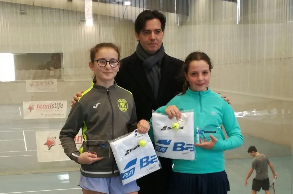 Carolina Benito se adjudica la categoría alevín de la Babolat Cup  