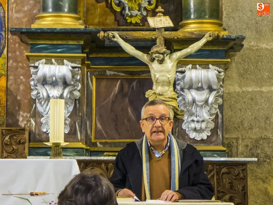 El Padre Manuel Diego durante la conferencia