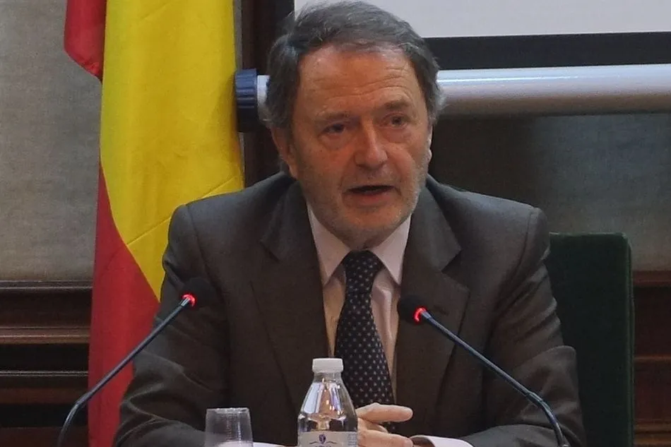 Foto 4 - Lectura del discurso de ingreso de Manuel Carlos Palomeque sobre Jos&eacute; Gonz&aacute;lez Castro, Crotontilo ...
