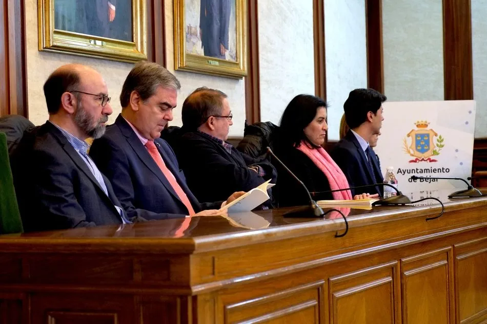Foto 2 - Lectura del discurso de ingreso de Manuel Carlos Palomeque sobre Jos&eacute; Gonz&aacute;lez Castro, Crotontilo ...