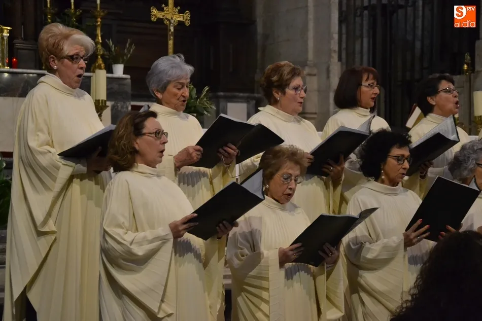 Foto 2 - La Coral recuerda al fallecido Enrique S&aacute;nchez Gamito en su concurrido concierto de Semana Santa  
