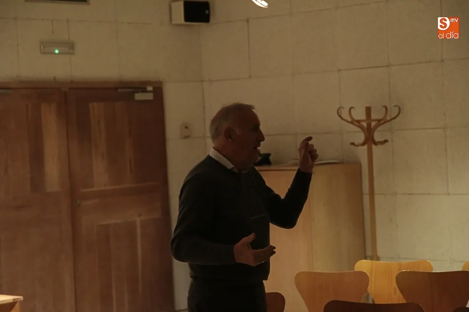Foto 3 - Primer ciclo de conferencias &lsquo;Filosof&iacute;a Y Noci&oacute;n del Hombre&rsquo; en la Casa de las Conchas  