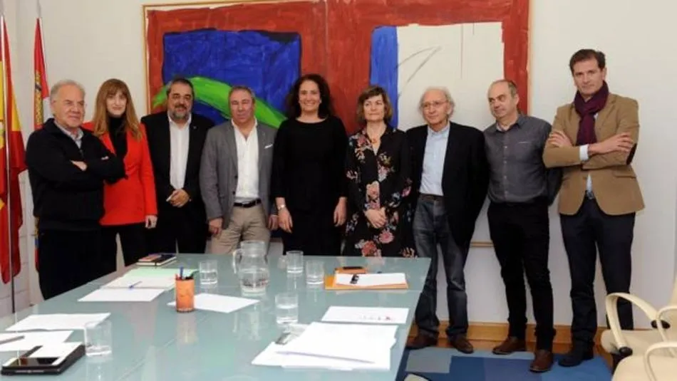 Miembros del jurado de los premios y la consejera de Cultura