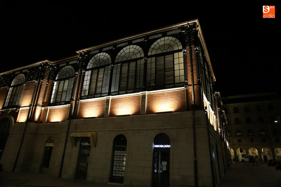 Foto 5 - El Mercado Central de Abastos estrena su nueva iluminaci&oacute;n art&iacute;stica  