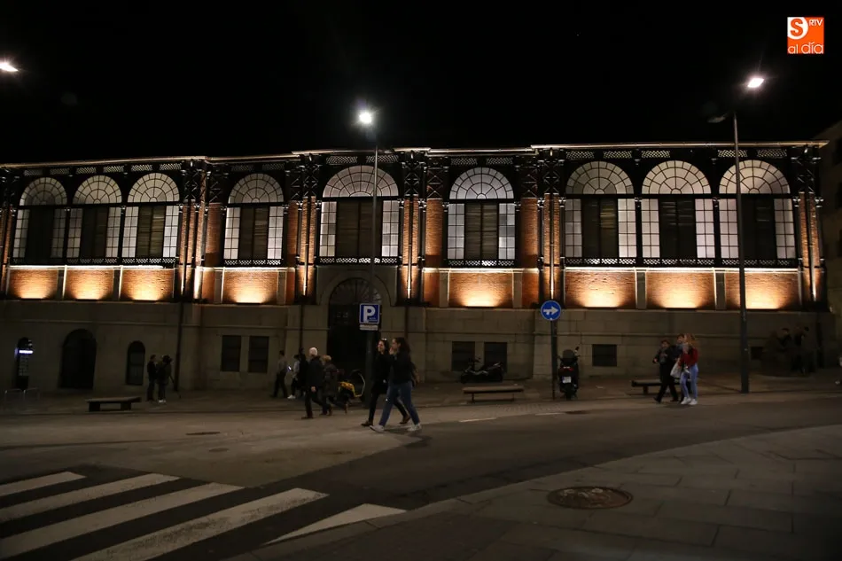 Foto 3 - El Mercado Central de Abastos estrena su nueva iluminaci&oacute;n art&iacute;stica  