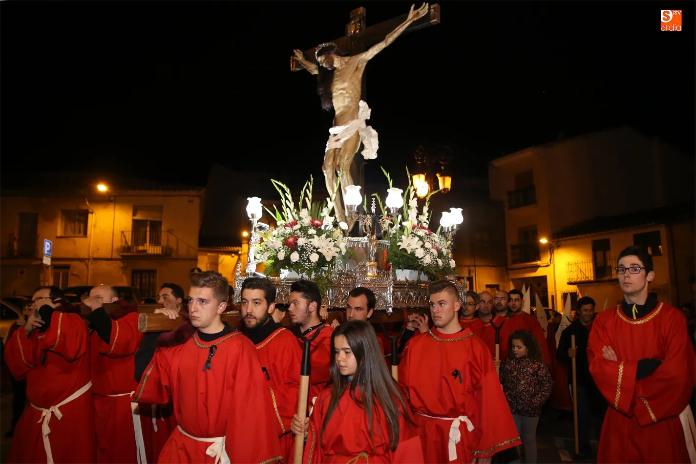 El Cristo de San Jerónimo a su paso por la calle Colón