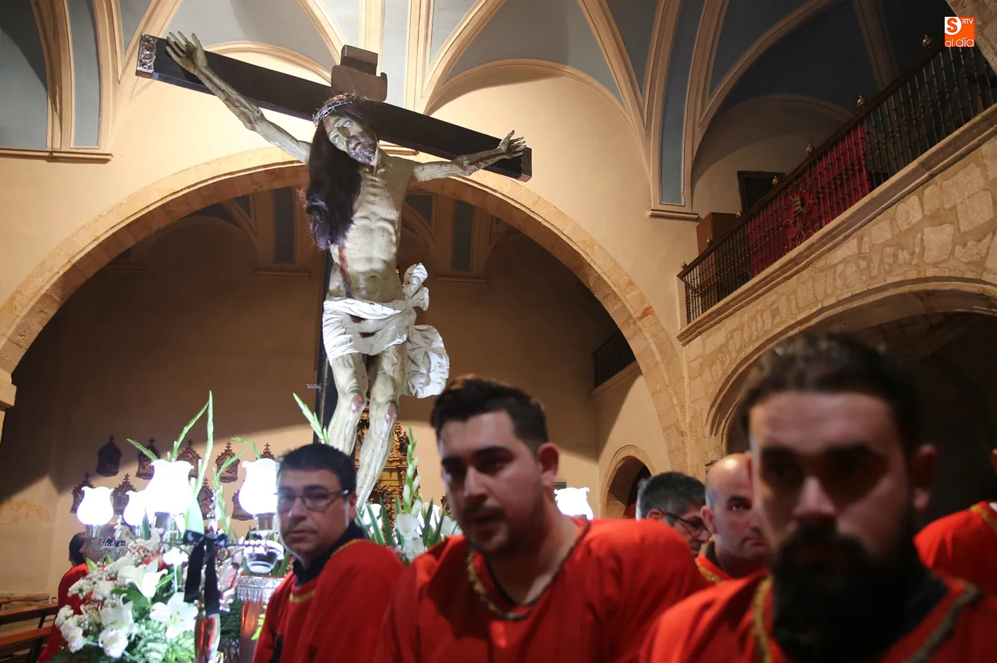 Foto 7 - El Cristo de San Jer&oacute;nimo expira su dolor en la noche del Martes Santo