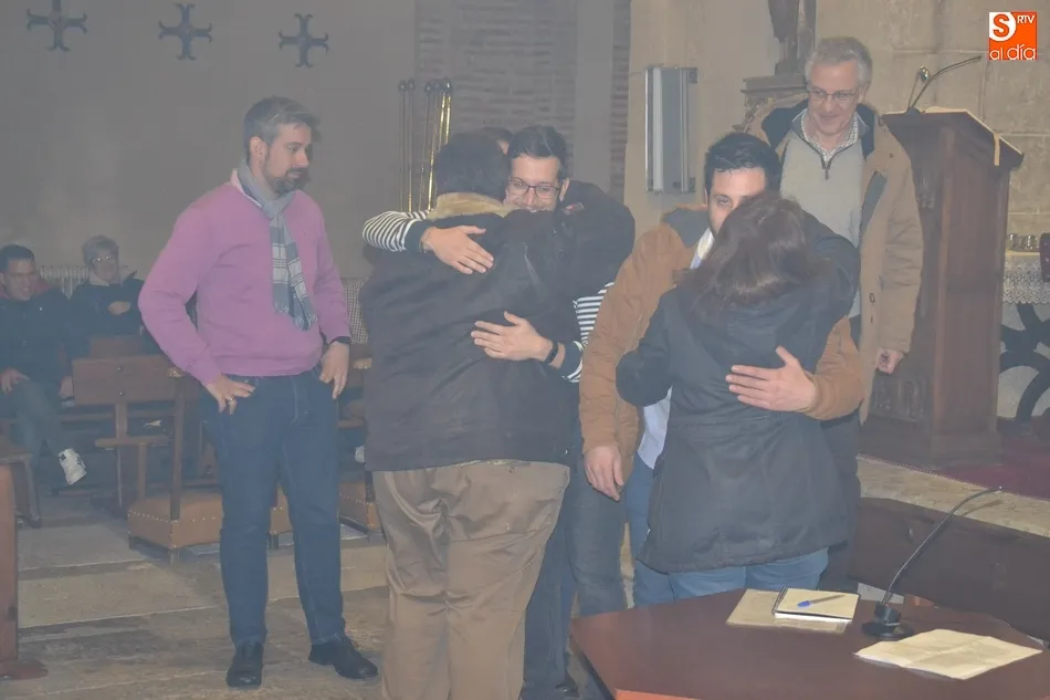 Foto 4 - Luis Alberto Garc&iacute;a, elegido nuevo presidente de la Cofrad&iacute;a del Silencio tras un concurrido...