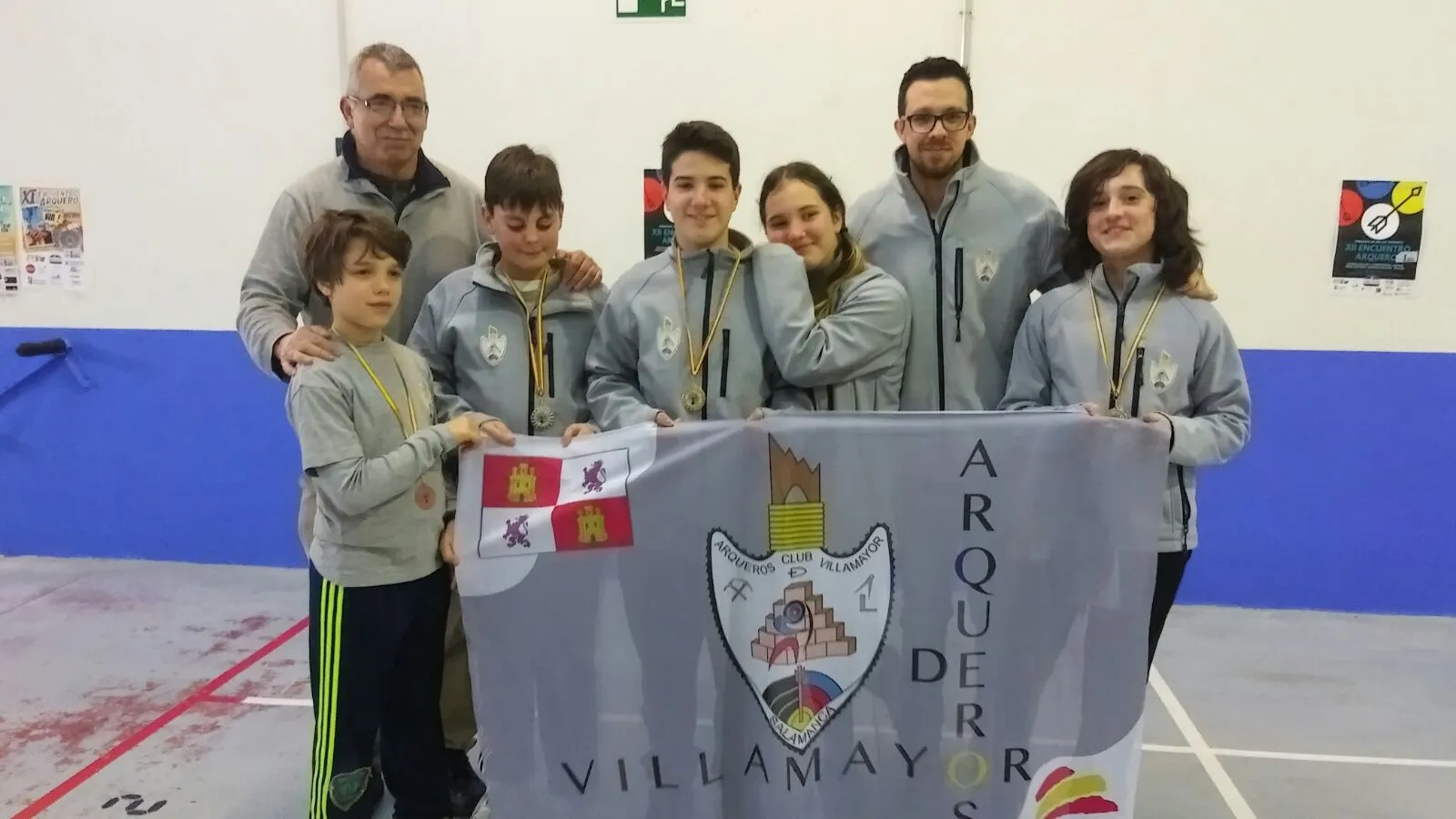 Mimebros del Club de Arqueros de Villamayor