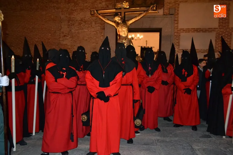 Foto 9 - El sufrimiento del Humilladero y el clamor de Nuestra Se&ntilde;ora de las L&aacute;grimas sobrecogen en la...