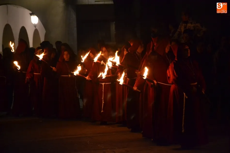 Foto 7 - La Cofrad&iacute;a de La Cruz rompe moldes con la nueva procesi&oacute;n de las Cinco Llagas  