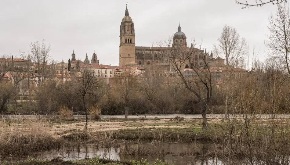 Río Tormes a su paso por Salamanca