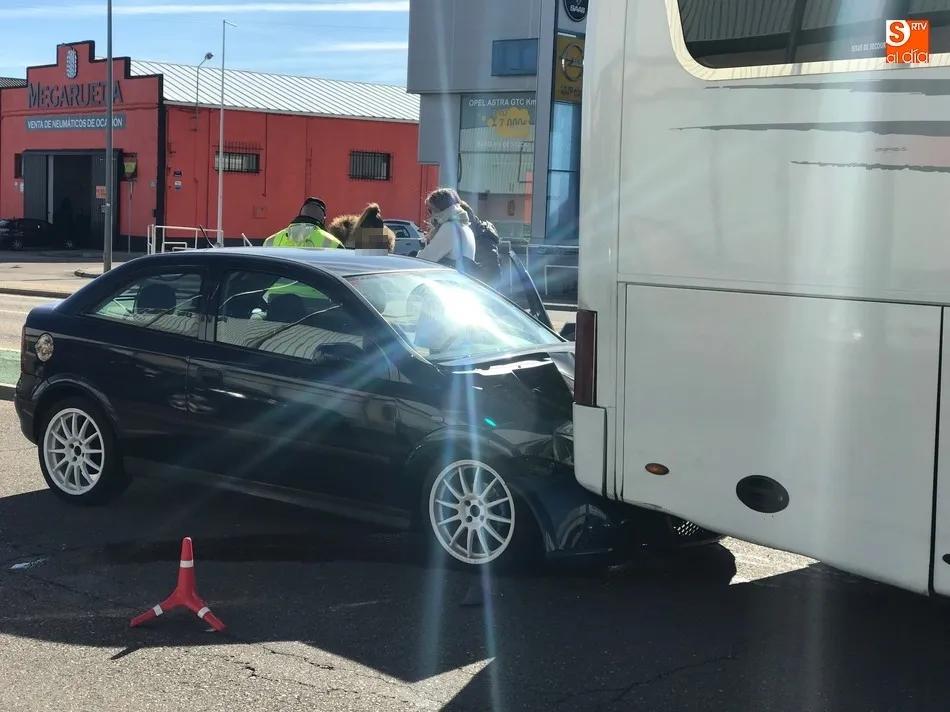 Foto 6 - Un accidente en el pol&iacute;gono de los Villares causa retenciones en la carretera de Valladolid  