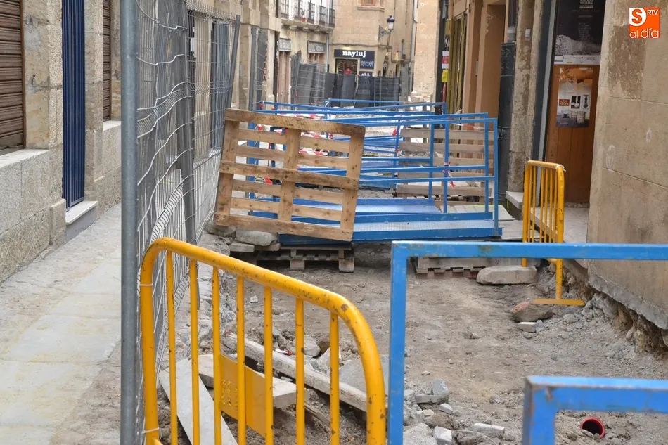 Foto 3 - Abierta al tr&aacute;nsito en todas las direcciones la confluencia de v&iacute;as de la calle Madrid  