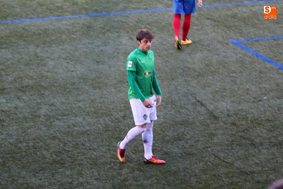 Foto 8 - Cuarta derrota consecutiva para el CD Guijuelo que pierde en casa contra el Navalcarnero (0-1)