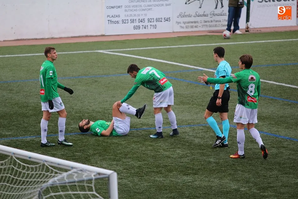 Foto 4 - Cuarta derrota consecutiva para el CD Guijuelo que pierde en casa contra el Navalcarnero (0-1)