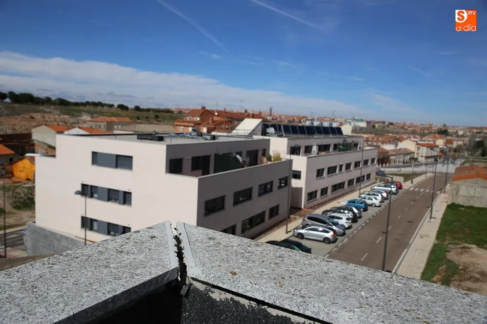 Foto 9 - Preocupaci&oacute;n de los vecinos por las grietas en un edificio de viviendas de Chamber&iacute;  