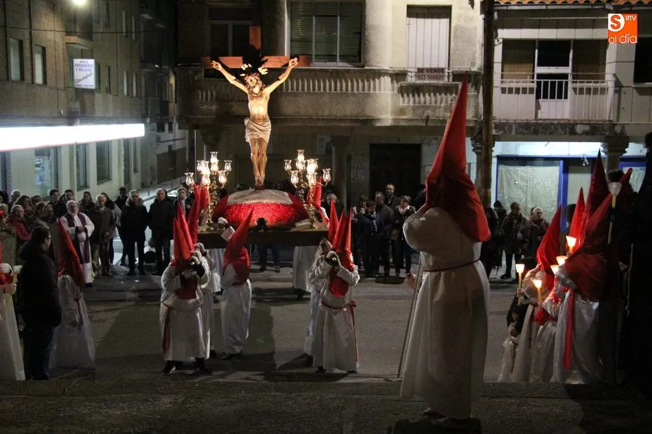Foto 10 - Pasi&oacute;n y silencio en la procesi&oacute;n con el Cristo de Agon&iacute;a en Vitigudino  