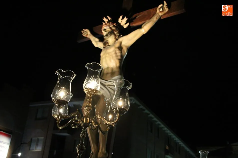 Foto 8 - Pasi&oacute;n y silencio en la procesi&oacute;n con el Cristo de Agon&iacute;a en Vitigudino  