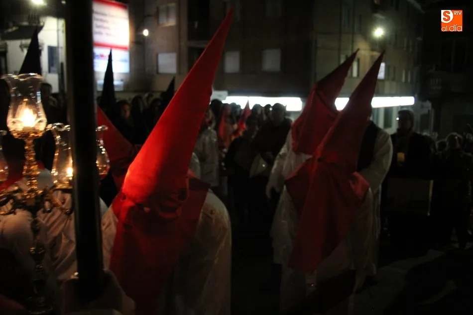 Foto 7 - Pasi&oacute;n y silencio en la procesi&oacute;n con el Cristo de Agon&iacute;a en Vitigudino  