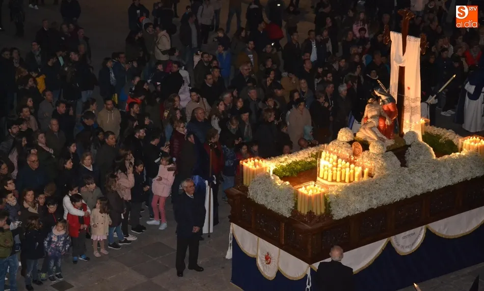 La Cofradía de las Angustias estrena cargos en una tranquila velada antes de que empeore el tiempo ...