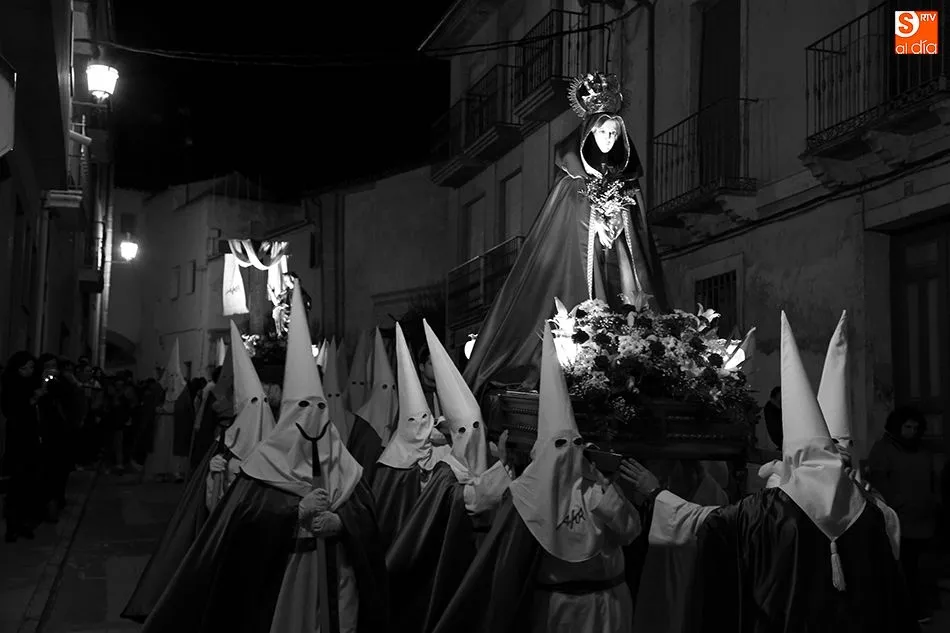 Foto 11 - La cofrad&iacute;a de la Cruz y del Amor cumple 30 a&ntilde;os de existencia y apoyo a la Semana Santa albense