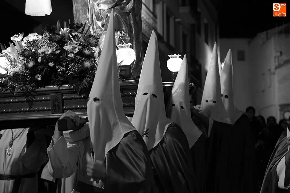 Foto 10 - La cofrad&iacute;a de la Cruz y del Amor cumple 30 a&ntilde;os de existencia y apoyo a la Semana Santa albense