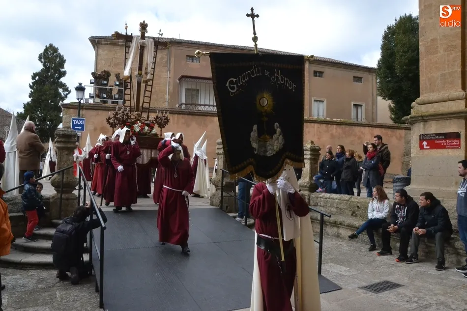 Foto 10 - La Cruz madruga para desarrollar a toda velocidad su segunda procesi&oacute;n  
