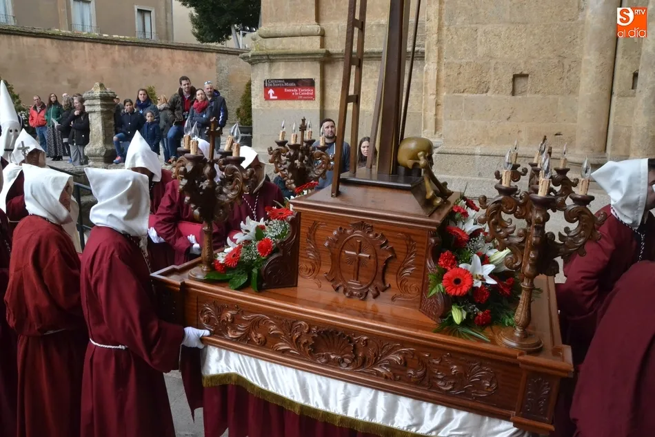 Foto 8 - La Cruz madruga para desarrollar a toda velocidad su segunda procesi&oacute;n  