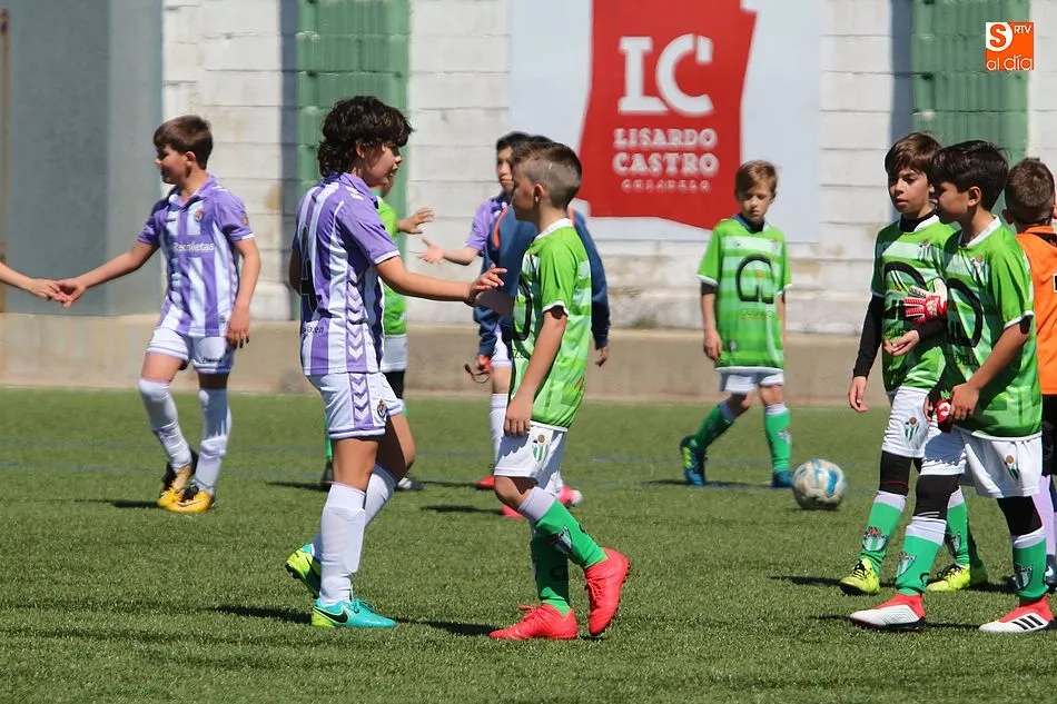 Foto 8 - Medio millar de futbolistas en la Tour Cup de benjamines y alevines