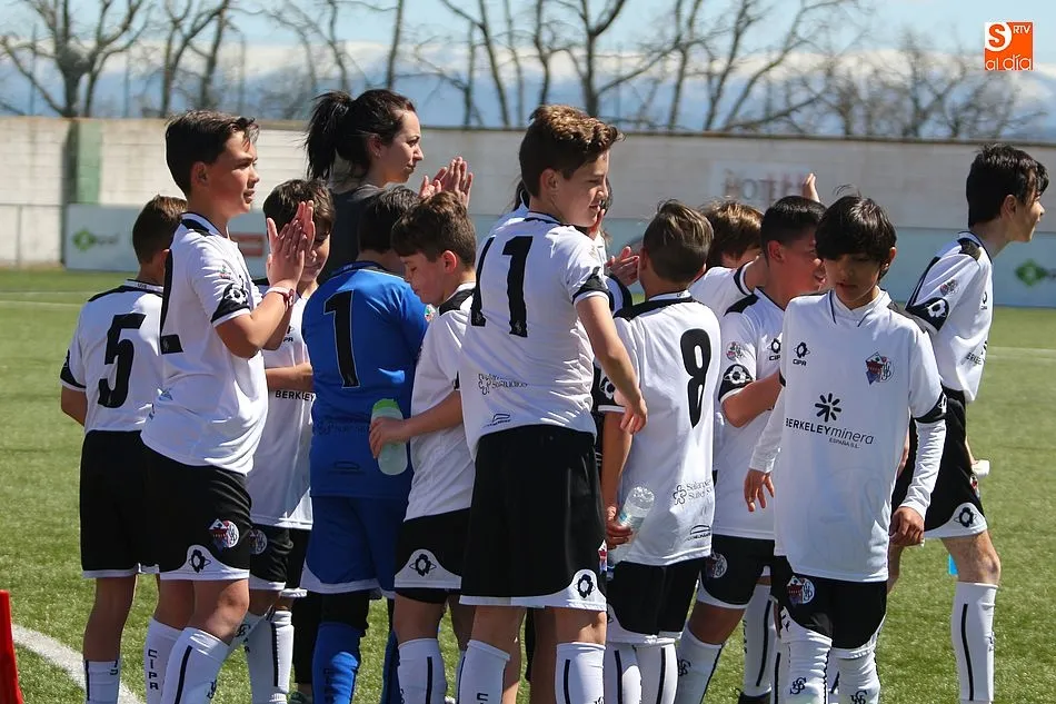 Foto 5 - Medio millar de futbolistas en la Tour Cup de benjamines y alevines