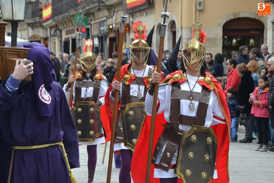 Foto 8 - &Aacute;ngel Ca&ntilde;uelo le da un toque especial a la procesi&oacute;n del Paso a la Agon&iacute;a  