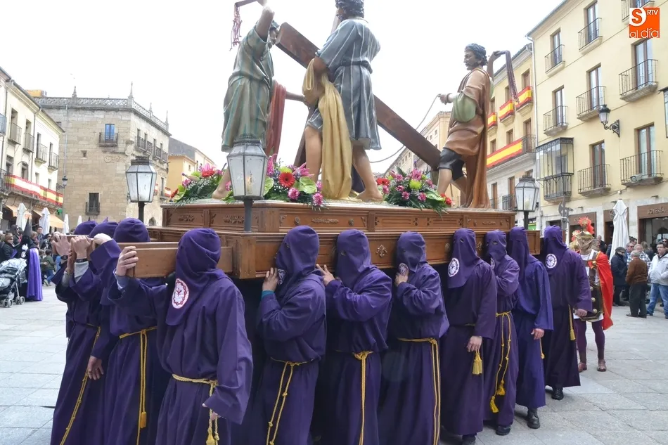 Foto 6 - &Aacute;ngel Ca&ntilde;uelo le da un toque especial a la procesi&oacute;n del Paso a la Agon&iacute;a  