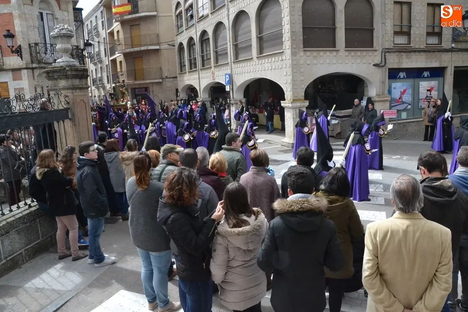 Foto 3 - &Aacute;ngel Ca&ntilde;uelo le da un toque especial a la procesi&oacute;n del Paso a la Agon&iacute;a  