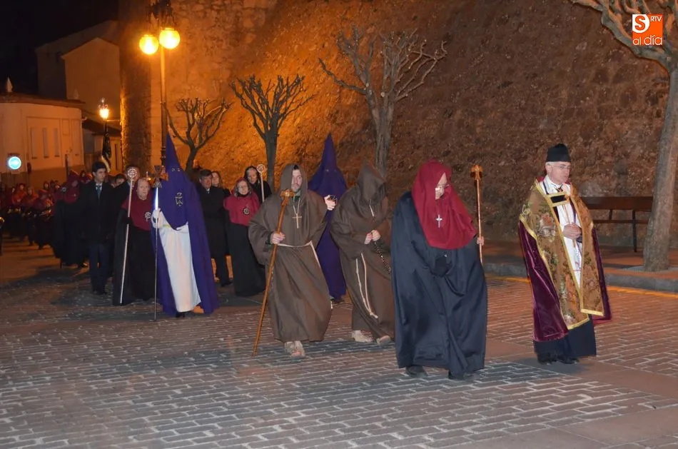 Foto 10 - El aguacero interrumpe y desluce la procesi&oacute;n de Nuestra Se&ntilde;ora de las Angustias  