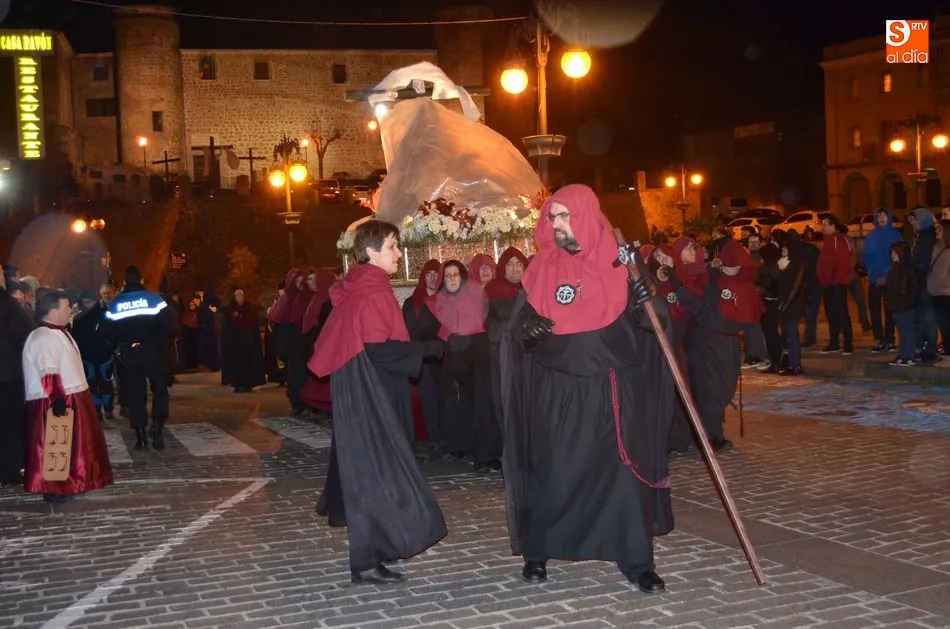 Foto 3 - El aguacero interrumpe y desluce la procesi&oacute;n de Nuestra Se&ntilde;ora de las Angustias  
