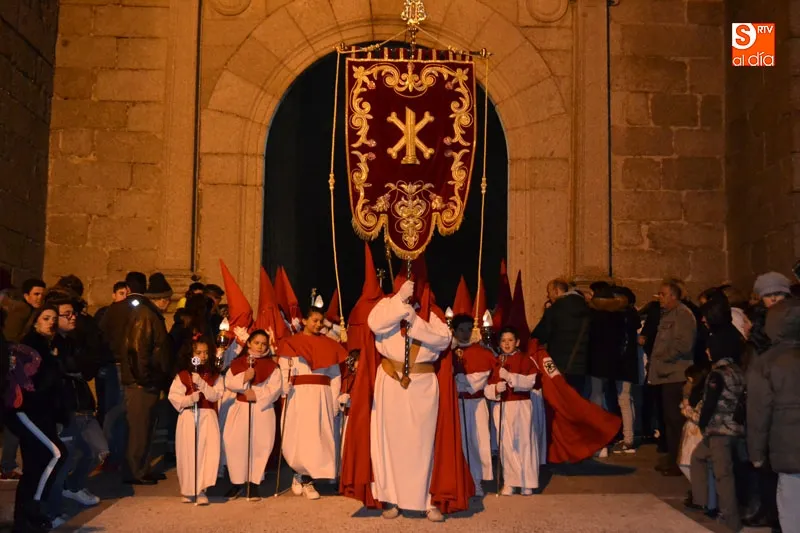 Foto 8 - Incienso, noche y silencio para una solemne procesi&oacute;n del Encuentro