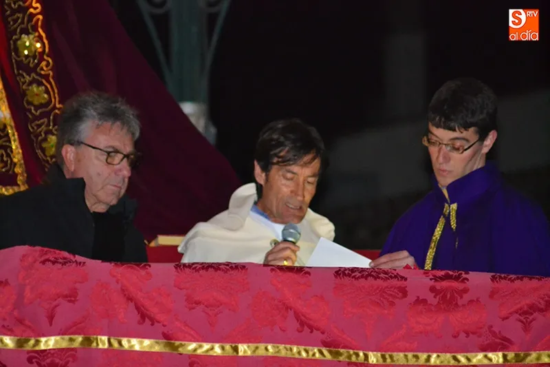 Foto 3 - Incienso, noche y silencio para una solemne procesi&oacute;n del Encuentro