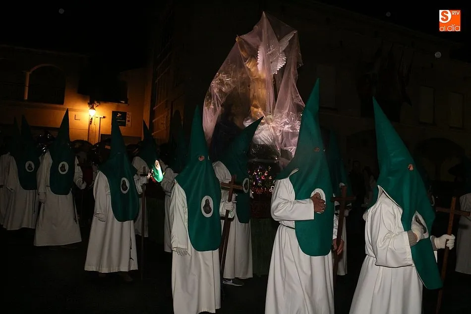 Foto 11 - La procesi&oacute;n de la Oraci&oacute;n en el Huerto recorre las calles pese a la lluvia
