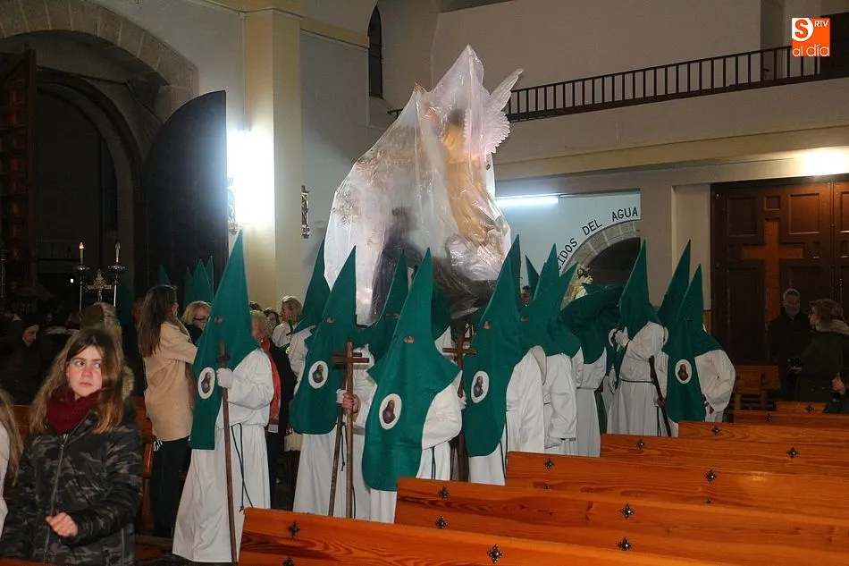 Foto 7 - La procesi&oacute;n de la Oraci&oacute;n en el Huerto recorre las calles pese a la lluvia