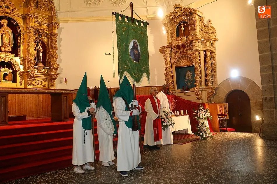 Foto 3 - La procesi&oacute;n de la Oraci&oacute;n en el Huerto recorre las calles pese a la lluvia